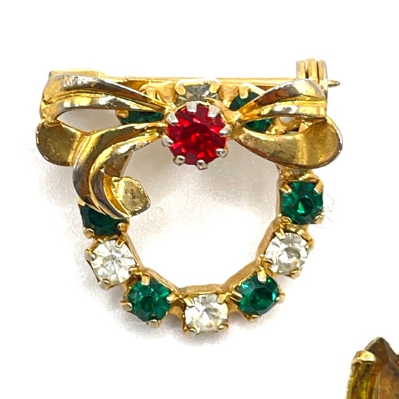 Vintage Unsigned Christmas Bell Candle Dainty Wreath Pins Brooches Lot of 3 - Picture 4 of 6